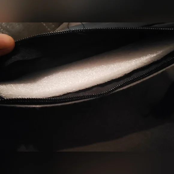 Rachel Zoe Plaid Tasseled Zipper Wristlet. NWT - Picture 7 of 7